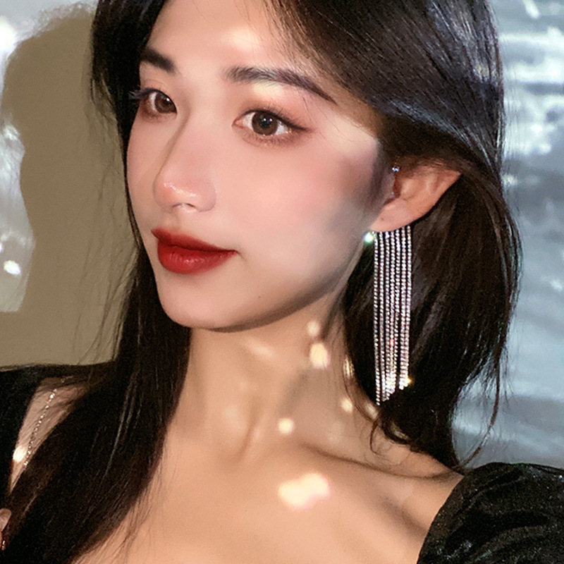 Fashionable And Simple Long Tassel Earrings - Image 4