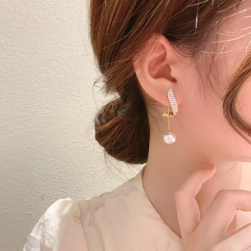 New Trendy High-end Earrings Retro Light Luxury Simple Earrings - Image 3