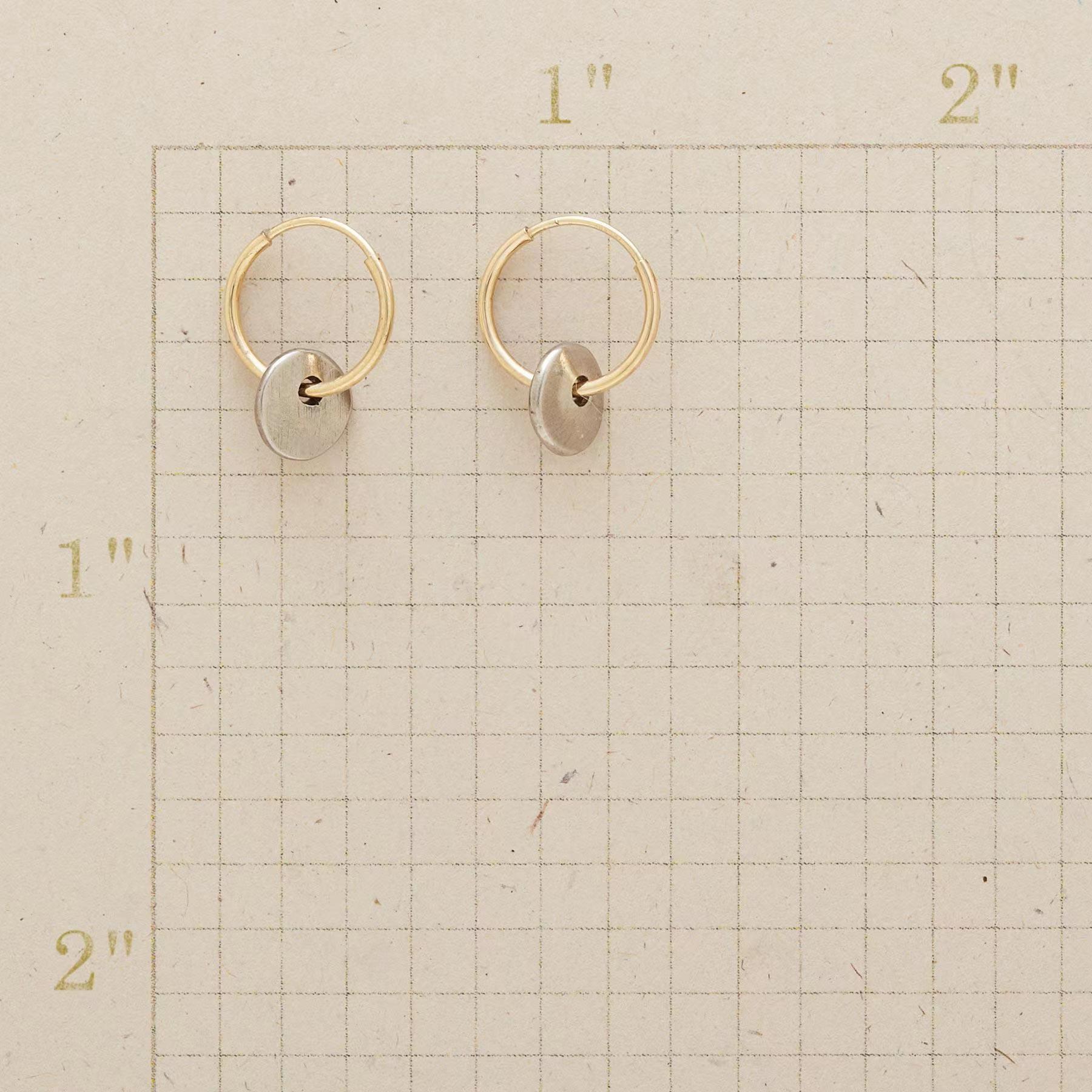 Simple Circle Dual Color Electroplated Earrings - Image 4
