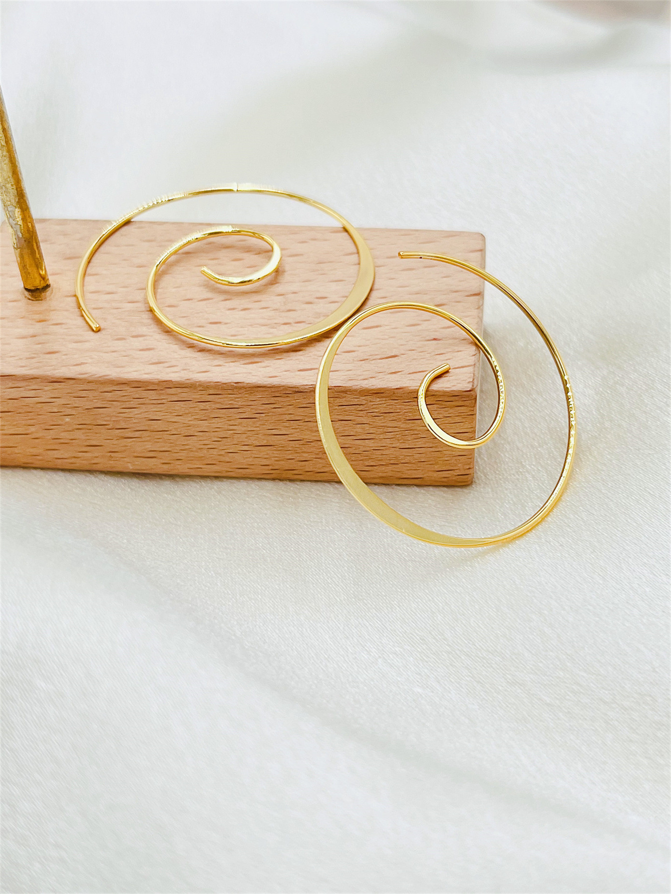 Wave Ripple Copper Earrings Personality Simple - Image 6