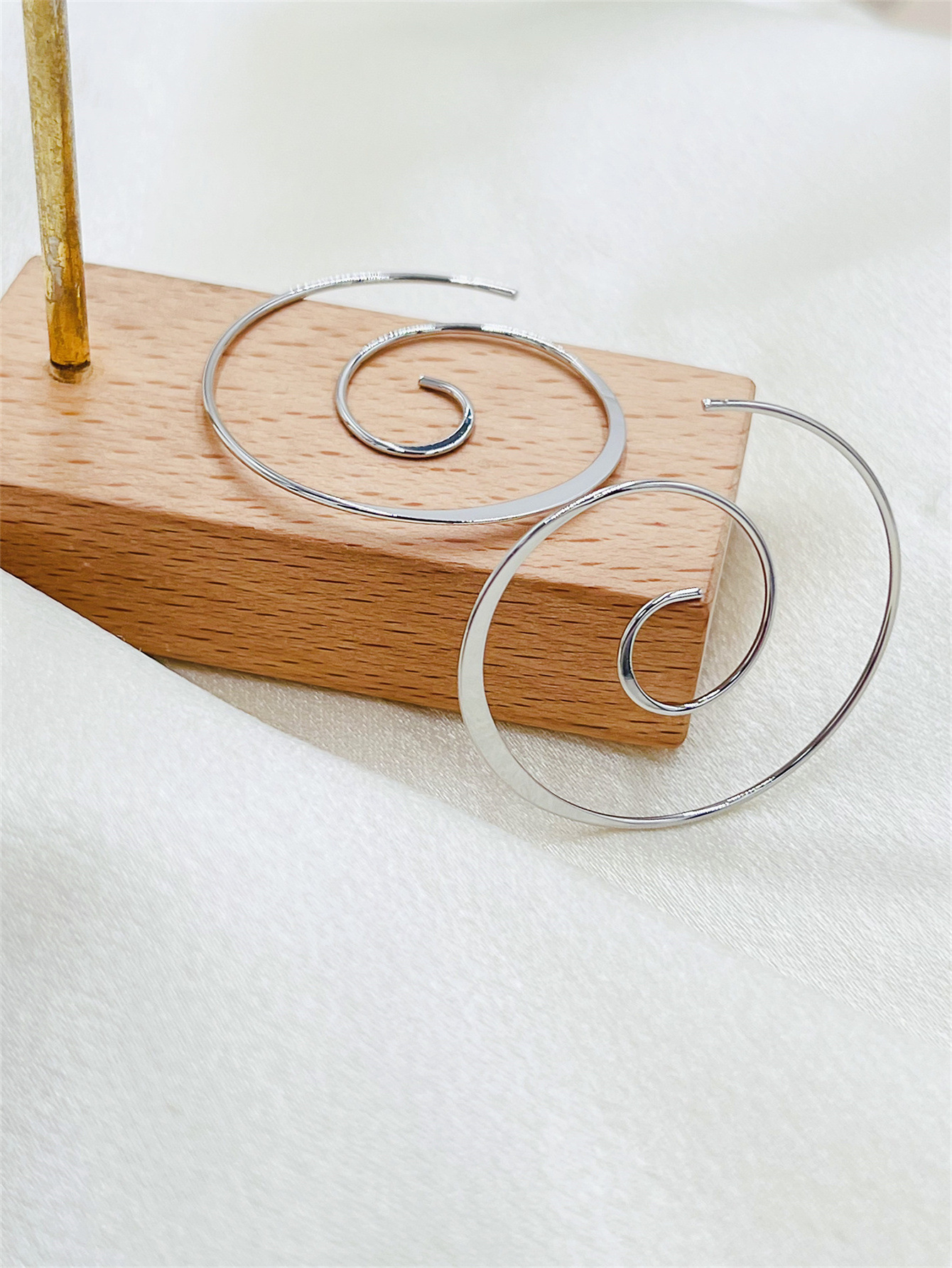 Wave Ripple Copper Earrings Personality Simple - Image 7